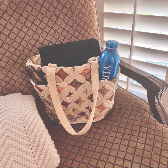 Patchwork Quilted Fabric Two Handle Tote Bag Purse - Picture 2 of 10